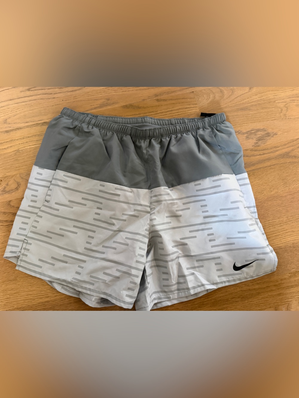 Nike Men’s Light Gray Patterned Athletic Shorts